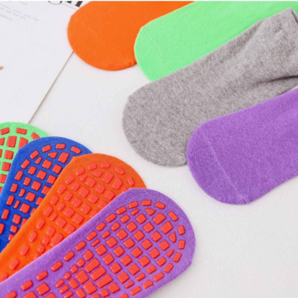 ランダムな男性と女性用のトランポリンソックス5足、ドットの滑 - Trampoline Park Sock のレビューと価格