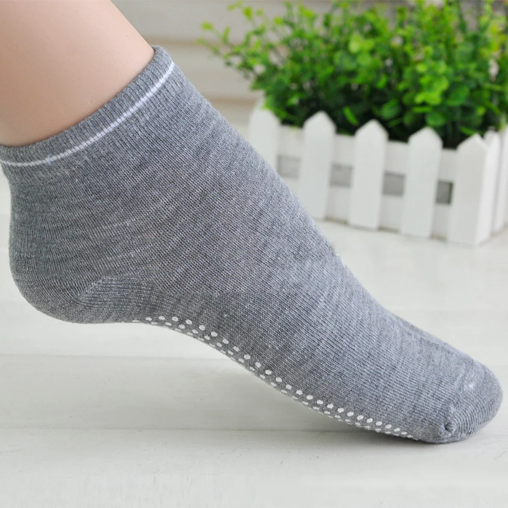 女性抗スリップ靴下トランポリンヨガ靴下綿通気性ショートソック - Trampoline Park Sock のレビューと価格